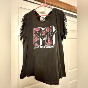 MTV Torrid Tee Distressed Sleeves 2X